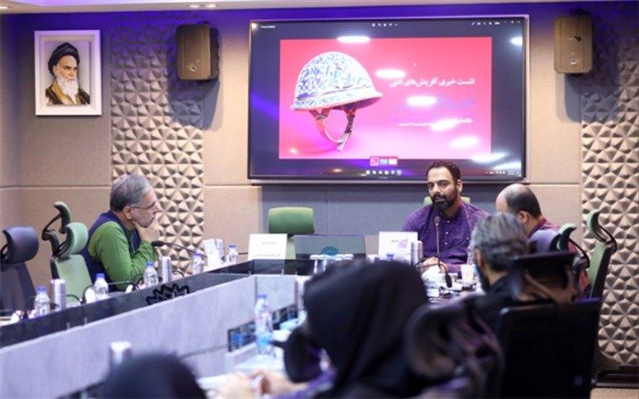 علی داودی: برای مردم ایران هرروز، روز شعر است