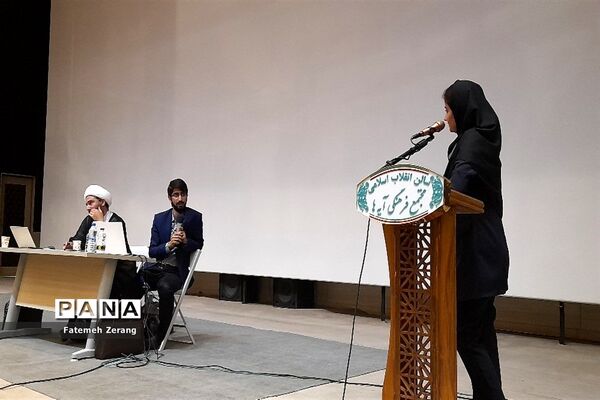 همایش فرماندهان واحدهای پوینده و پیشگام مسئولان واحد‌های بسیج دانش‌آموزی