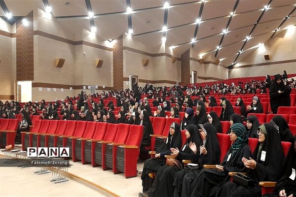 همایش فرماندهان واحدهای پوینده و پیشگام مسئولان واحد‌های بسیج دانش‌آموزی