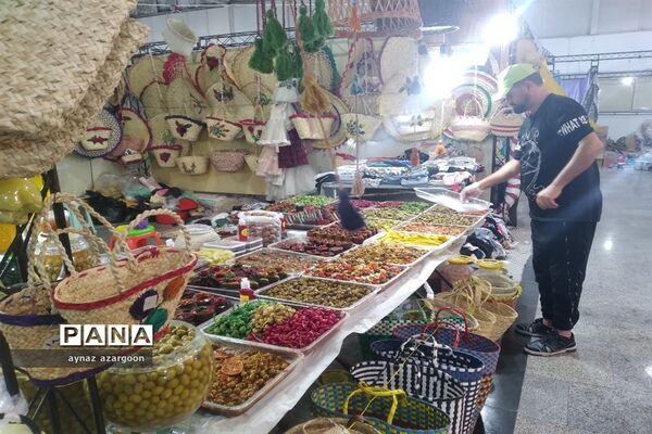 نمایشگاه پاییزه در قائمشهر