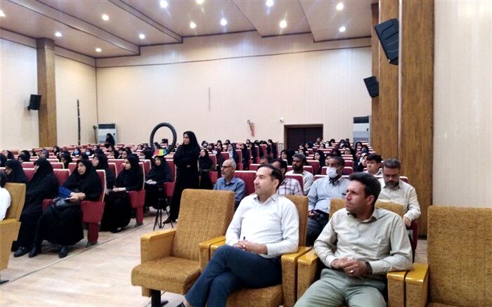 ضرورت اجرای برنامه فراگیر پرورشی و اقامه نماز جماعت در مدارس
