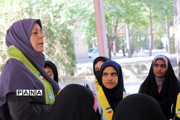 کلاس‌های آموزشی مهارتی. اردوی یاور‌مربیان عضو سازمان دانش‌آموزی استان اصفهان