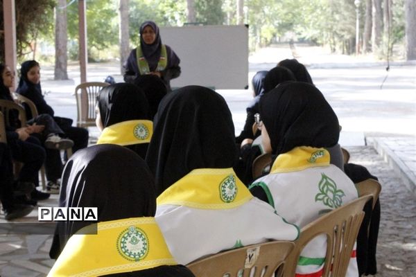 کلاس‌های آموزشی مهارتی. اردوی یاور‌مربیان عضو سازمان دانش‌آموزی استان اصفهان