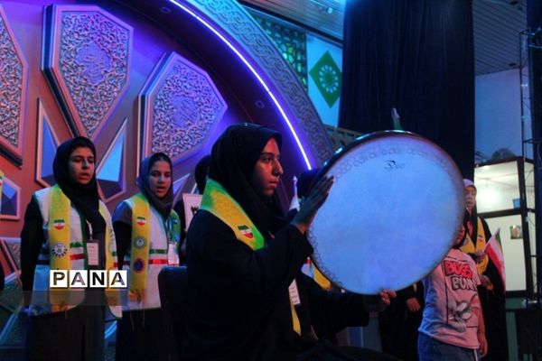 اجرای  جنگ شادی در اردوی تشکیلاتی یاور‌مربیان عضو سازمان دانش‌آموزی استان اصفهان