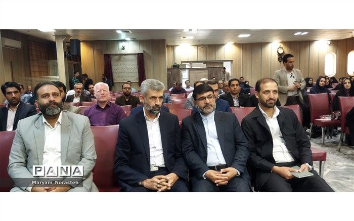 همایش توجیهی مدیران مدارس منطقه تبادکان با محوریت پروژه مهر برگزار شد/فیلم