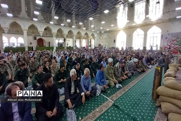 شرکت گسترده بسیجیان و رزمندگان در نماز جمعه کاشمر در اولین روز از هفته دفاع مقدس