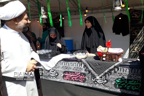 نمایشگاه هفته دفاع‌مقدس در مصلی شهرستان رباط‌کریم