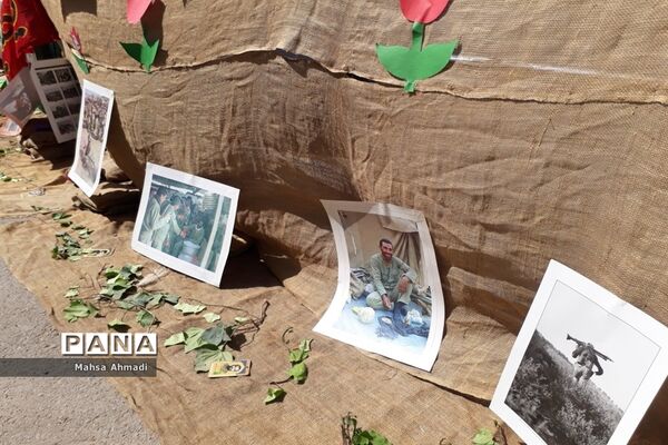 نمایشگاه هفته دفاع‌مقدس در مصلی شهرستان رباط‌کریم