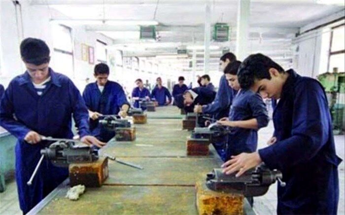 قسمتی از بودجه کشوری به آموزش‌های کاربردی اختصاص یابد