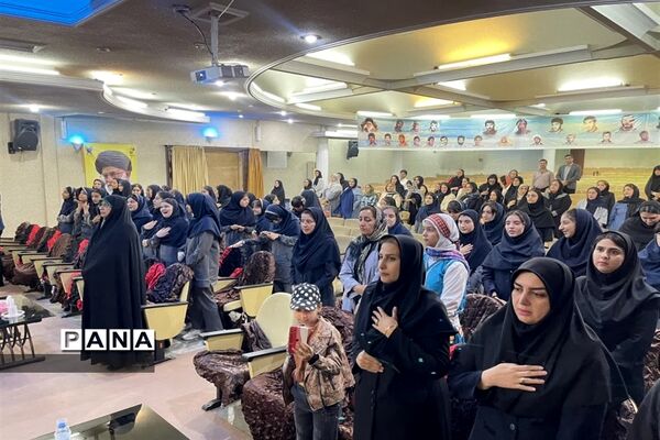 تجلیل از دانش‌آموزان برتر و خیرین مدرسه سما در قائمشهر