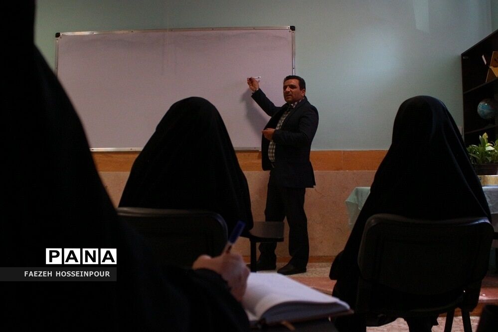 کلاس هم‌اندیشی عربی نشست تخصصی همراهان فصل صعود بهارستان‌2