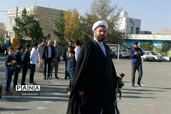 جشن شکوفه‌ها و کلاس اولی‌ها در شهرستان‌شهریار
