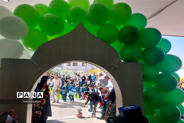 جشن شکوفه‌ها در شهرستان فیروزکوه