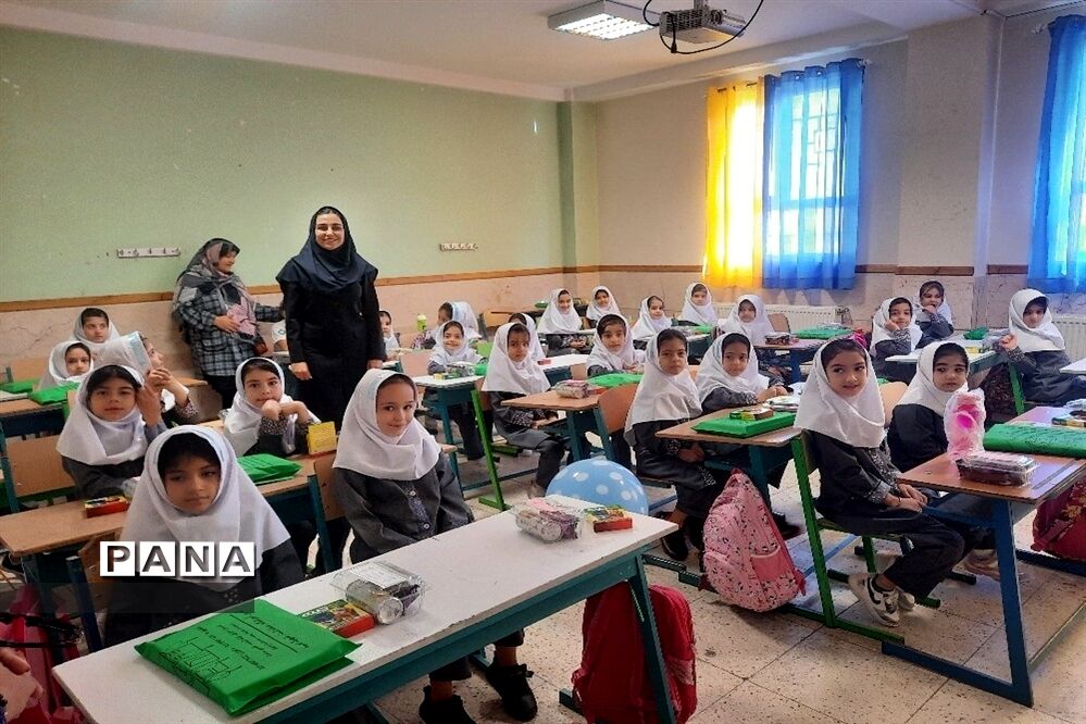 جشن شکوفه‌ها در مدارس صفادشت