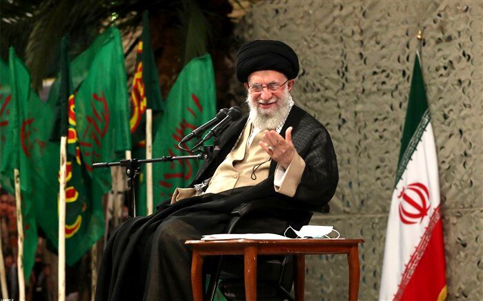 دفاع مقدس نشان داد جوانان می‌توانند همه مشکلات را حل کنند