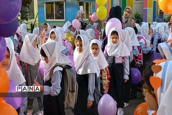 نوای زنگ مهر و حال و هوای کلاس اولی‌ها در ورامین