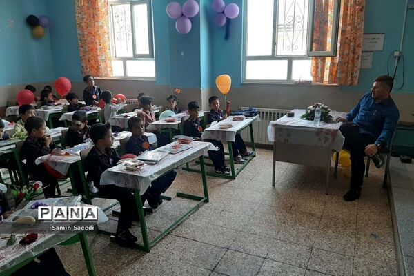 آیین استانی جشن روز شکوفه‌ها در دبستان پسرانه فسایی نژاد ناحیه ۳ شیراز