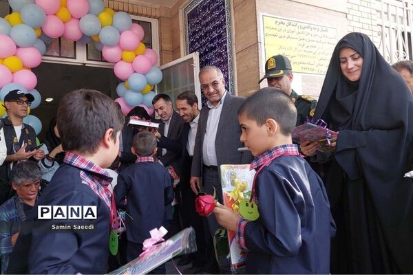 آیین استانی جشن روز شکوفه‌ها در دبستان پسرانه فسایی نژاد ناحیه ۳ شیراز