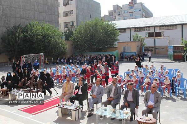 آیین جشن شکوفه‌ها در مدارس بهارستان‌2