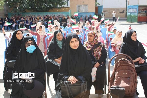 آیین جشن شکوفه‌ها در مدارس بهارستان‌2