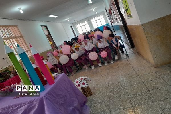 جشن شکوفه‌ها در دبستان بوستان شهرستان بن