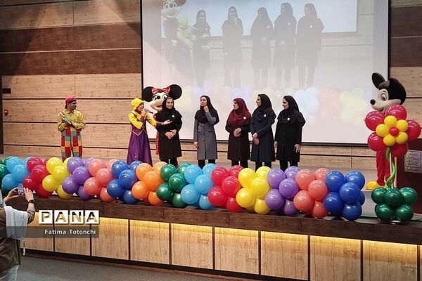 برگزاری جشن شکوفه‌های پایه اول دبستان دخترانه بعثت ناحیه ۳ شیراز در تالار سعدی