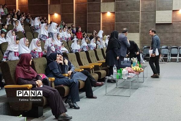 برگزاری جشن شکوفه‌های پایه اول دبستان دخترانه بعثت ناحیه ۳ شیراز در تالار سعدی