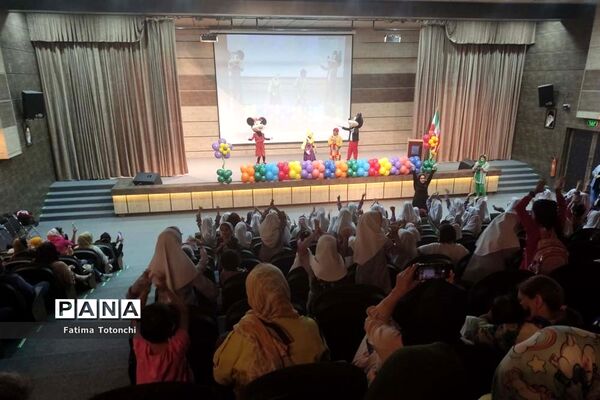 برگزاری جشن شکوفه‌های پایه اول دبستان دخترانه بعثت ناحیه ۳ شیراز در تالار سعدی