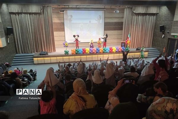 برگزاری جشن شکوفه‌های پایه اول دبستان دخترانه بعثت ناحیه ۳ شیراز در تالار سعدی