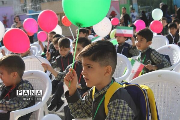 جشن شکوفه‌ها در ناحیه یک بهارستان