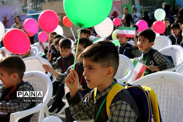 جشن شکوفه‌ها در ناحیه یک بهارستان