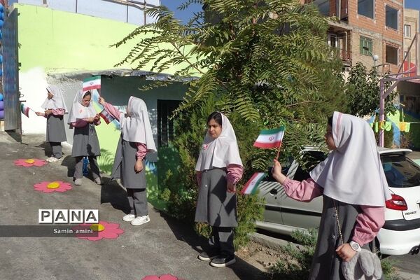 جشن شکوفه‌ها در مدارس رودهن