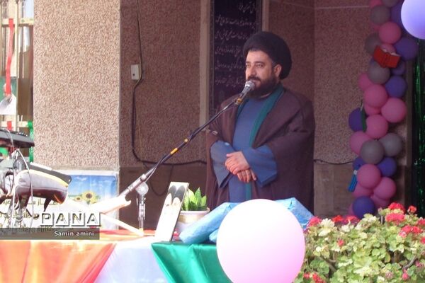 جشن شکوفه‌ها در مدارس رودهن
