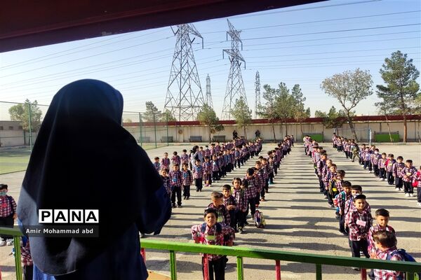جشن شکوفه‌ها در مدارس کهریزک