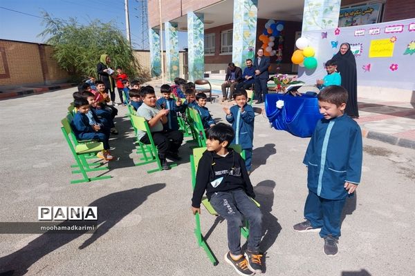 جشن شکوفه‌ها در مدرسه ابوعلی‌سینا شهرستان فیروزکوه
