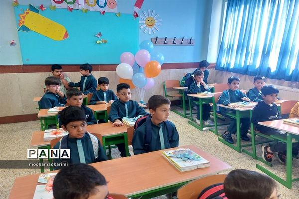 جشن شکوفه‌ها در مدرسه ابوعلی‌سینا شهرستان فیروزکوه