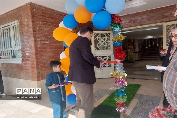 جشن شکوفه‌ها در مدرسه ابوعلی‌سینا شهرستان فیروزکوه