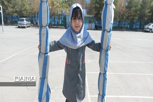 برگزاری جشن شکوفه‌ها در دبستان لطیفه