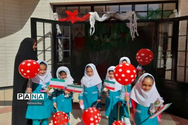 آیین جشن شکوفه‌ها در دبستان صدیقه کبری ( س) شهرستان فیروزکوه