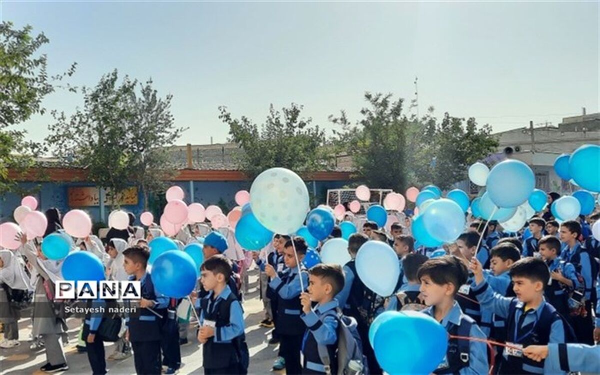 جشن شکوفه‌ها در دبستان کودک مسلمان و داورزنی شهرستان قرچک/فیلم