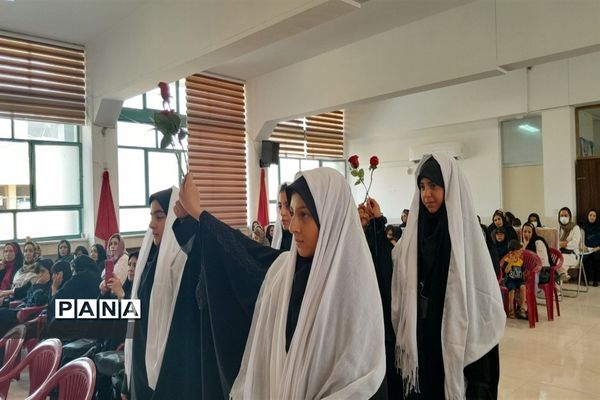 جشن شکوفه‌ها در اداره آموزش و پرورش ناحیه ۵