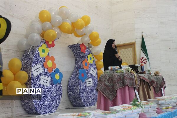 جشن شکوفه‌ها دبستان شهدای نیروگاه در سالن همایش فرهنگسرای نصرت