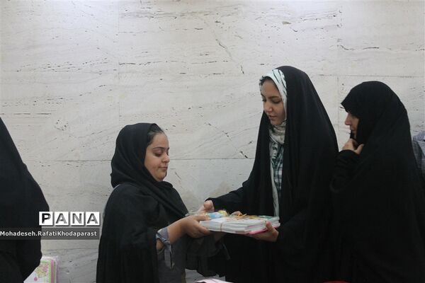 جشن شکوفه‌ها دبستان شهدای نیروگاه در سالن همایش فرهنگسرای نصرت