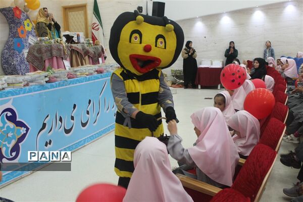 جشن شکوفه‌ها دبستان شهدای نیروگاه در سالن همایش فرهنگسرای نصرت