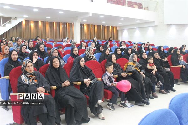 جشن شکوفه‌ها دبستان شهدای نیروگاه در سالن همایش فرهنگسرای نصرت