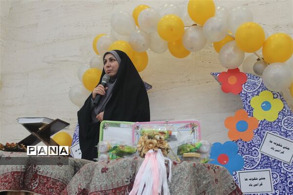 جشن شکوفه‌ها دبستان شهدای نیروگاه در سالن همایش فرهنگسرای نصرت