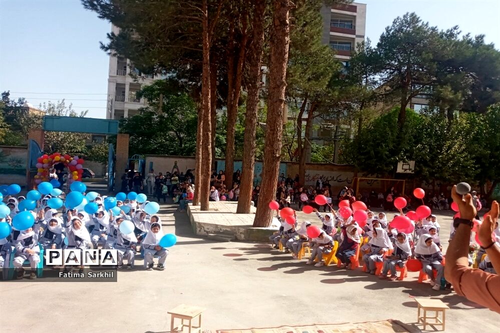 جشن شکوفه های در مدرسه ۱۷ شهریور رباط کریم