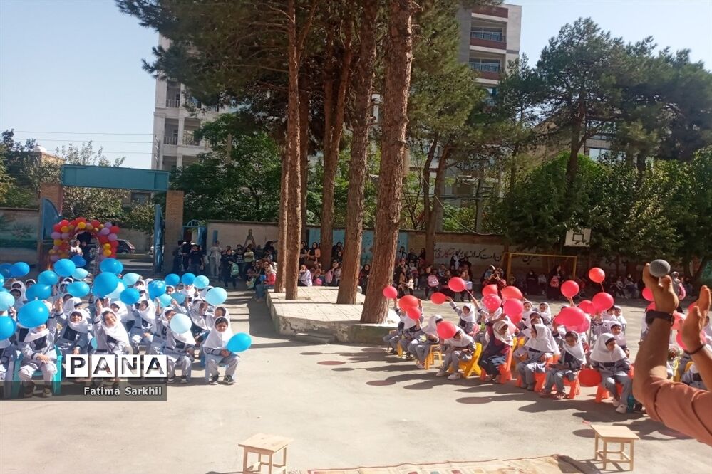 جشن شکوفه های در مدرسه ۱۷ شهریور رباط کریم