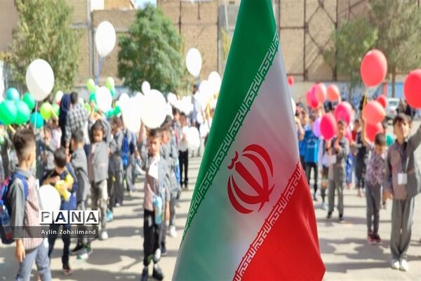 جشن شکوفه ها در مدرسه قائم نصیر شهر