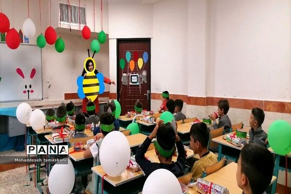 برگزاری جشن شکوفه‌ها در آموزشگاه پسرانه سردار سلیمانی شهرستان پیشوا